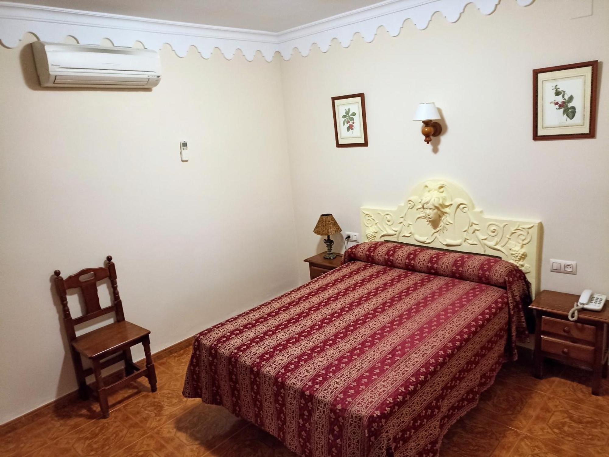 Hostal Bellido Montilla Exterior foto